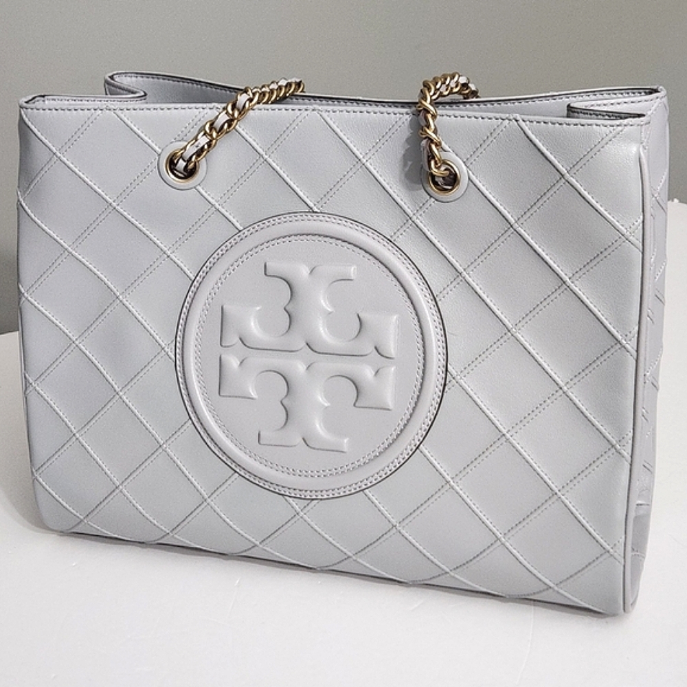 TORY BURCH FLEMING SOFT CHAIN TOTE BAG IN BAY GRAY DOVE GREY SHOPPER WEEKENDER